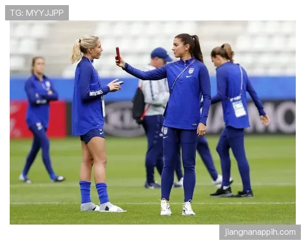 拉皮诺晒出退役后第一笔奢侈消费，网友：这哪是运动员，分明是好莱坞女主