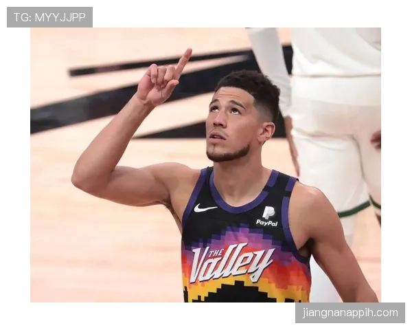 布克训练完顺手买了辆法拉利，这谁顶得住啊