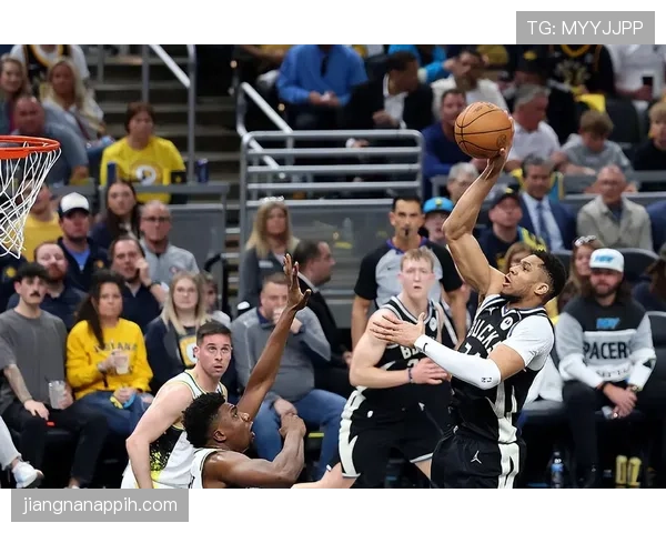 波蒂斯无球切入效率提升，成雄鹿内线得分新支点