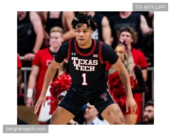 佩顿·普里查德无球跑动提升快攻效率，较上赛季助攻率提高明显